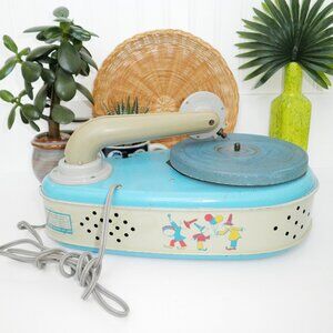 Vintage 1940s Spears Electric Phonograph Children's Metal Litho Record Player